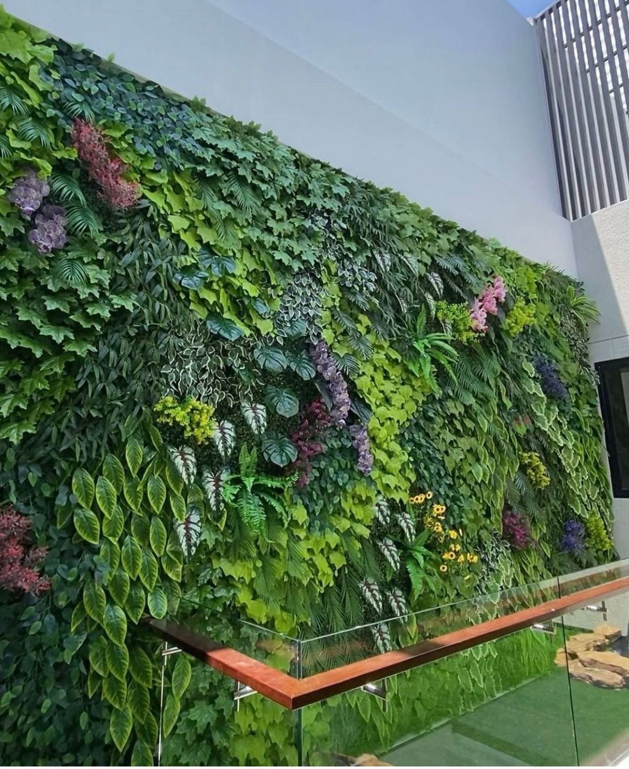 Instalasi rumput sintetis